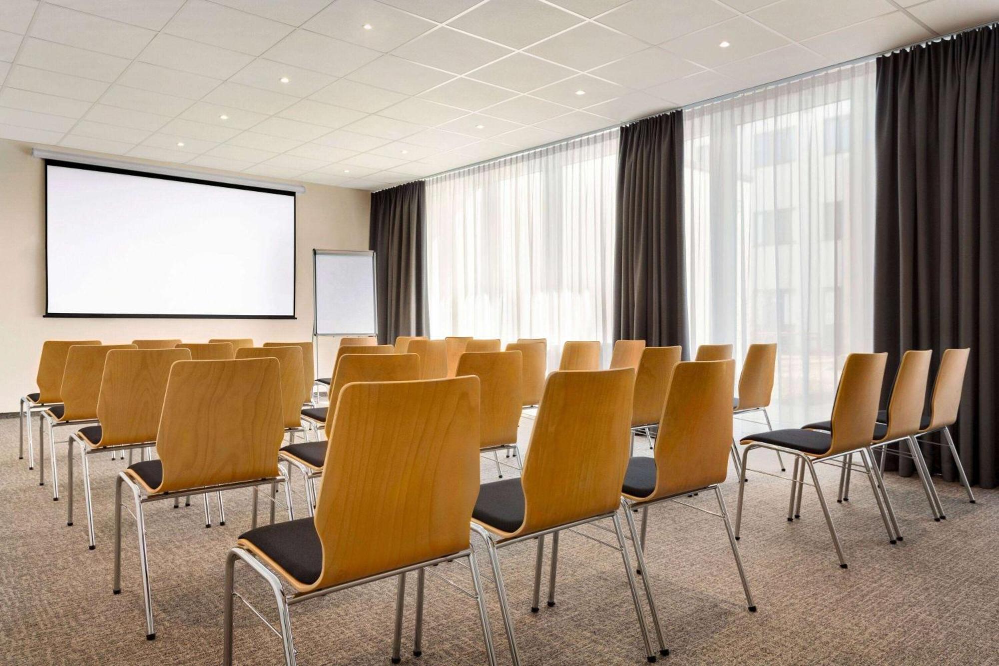 Wyndham Garden Munich Messe Otel Dış mekan fotoğraf Meeting room