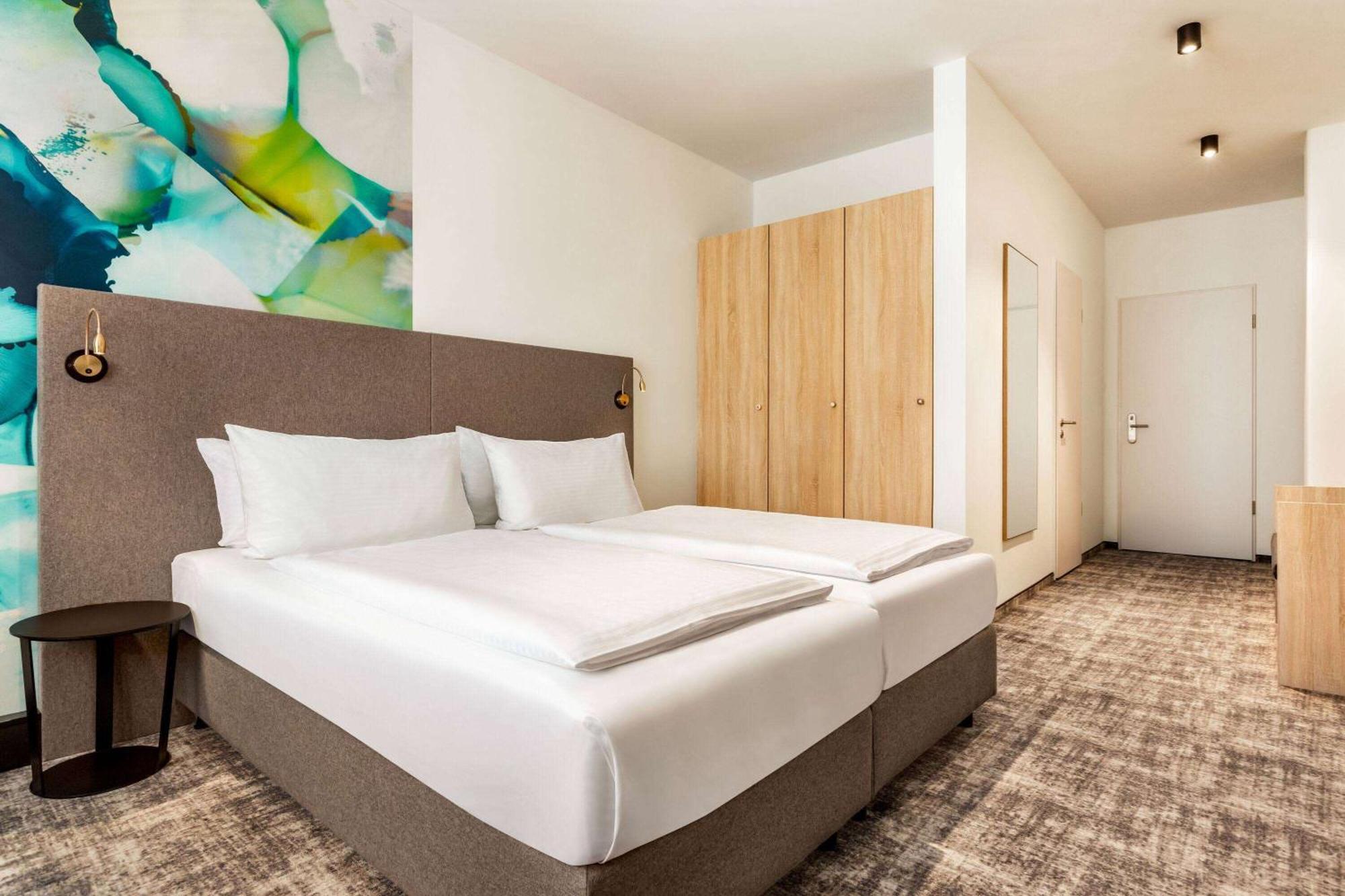 Wyndham Garden Munich Messe Otel Dış mekan fotoğraf Room in the hotel